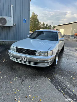 Lexus LS, ilmoituksen kuva