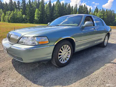 Lincoln Town Car Signature, ilmoituksen kuva