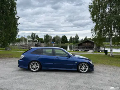 Lexus IS, ilmoituksen kuva