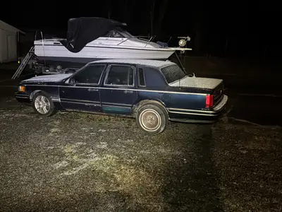 Lincoln Town Car Tänään käynnistetty, ilmoituksen kuva