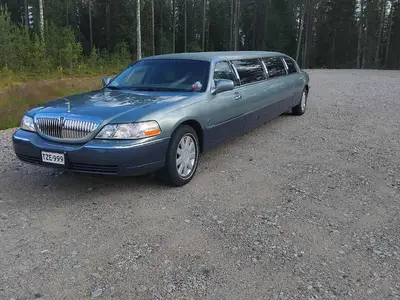 Lincoln Town Car, ilmoituksen kuva