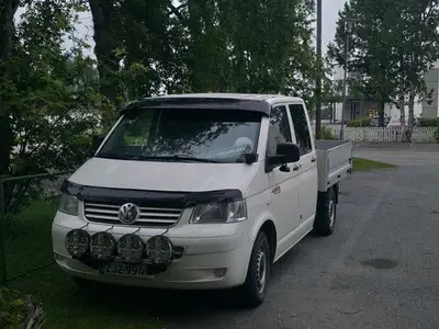 Volkswagen Transporter doppeli/alusta tehdaslavalla pitkä 2,5 TDI 96 kW 4MOTION, ilmoituksen kuva