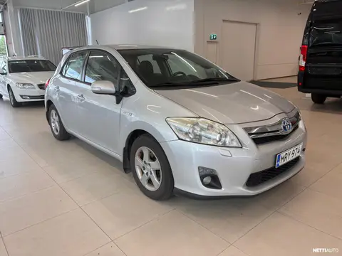 Toyota Auris 1,8 HSD Linea Sol 5ov