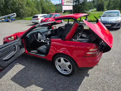 Mercedes-Benz SLK 200, ilmoituksen kuva