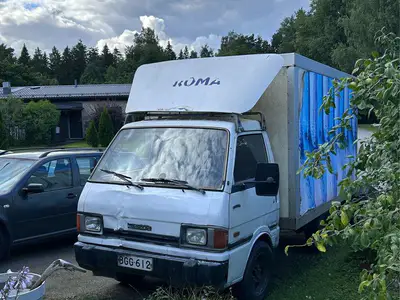 Mazda E2200, ilmoituksen kuva