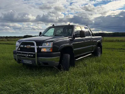Chevrolet Silverado 2500HD Crew Cab 6.6 V8 4X4, ilmoituksen kuva