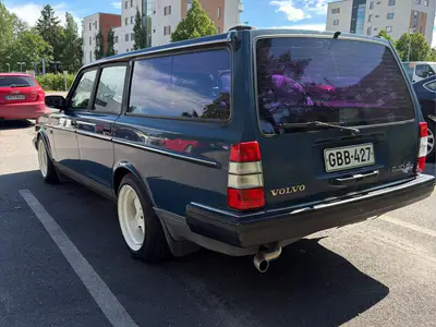 Volvo 245, ilmoituksen kuva