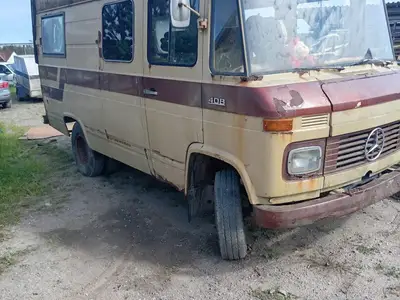 Mercedes-Benz 408, ilmoituksen kuva
