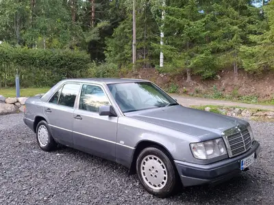Mercedes-Benz E 230, ilmoituksen kuva