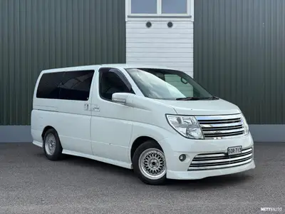 Nissan Elgrand, ilmoituksen kuva