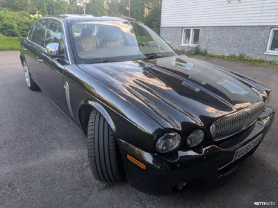 Daimler Super Eight Base, ilmoituksen kuva