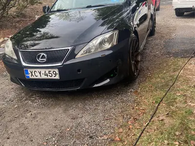 Lexus IS, ilmoituksen kuva