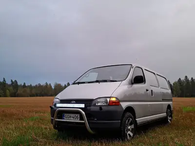 Toyota Hiace 2,5 D-4D 100 Air 5ov 4WD, ilmoituksen kuva