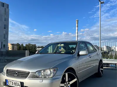 Lexus IS, ilmoituksen kuva