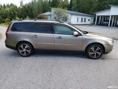 Volvo V70 2,4D, ilmoituksen kuva