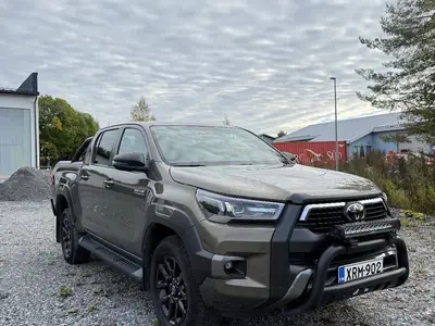 Toyota Hilux Double Cab 4WD 2,8D Invincible Automaatti, ilmoituksen kuva