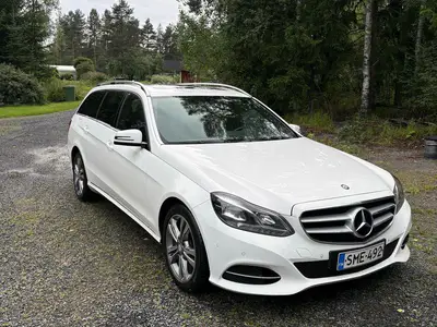 Mercedes-Benz E 220, ilmoituksen kuva