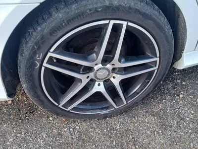 Mercedes-Benz E E220, ilmoituksen kuva