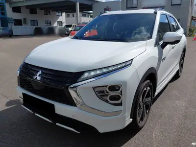 Mitsubishi Eclipse Cross 2.4 Plug-in Hybrid 4WD **TULOSSA**, ilmoituksen kuva