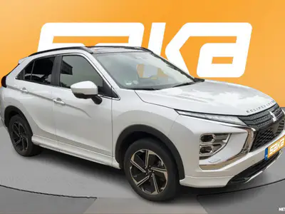 Mitsubishi Eclipse Cross 2.4 PHEV Instyle Plus 4WD ** Vetokoukku / Kattoluukku / 360 / Nahkasisusta / ACC / BLIS / LED **, ilmoituksen kuva